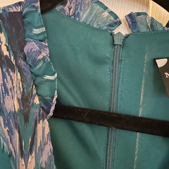 Madison Tara Elegant Blue and Green 3/4 sleeve modest Patterned Dress size 10 - Picture 8 of 12